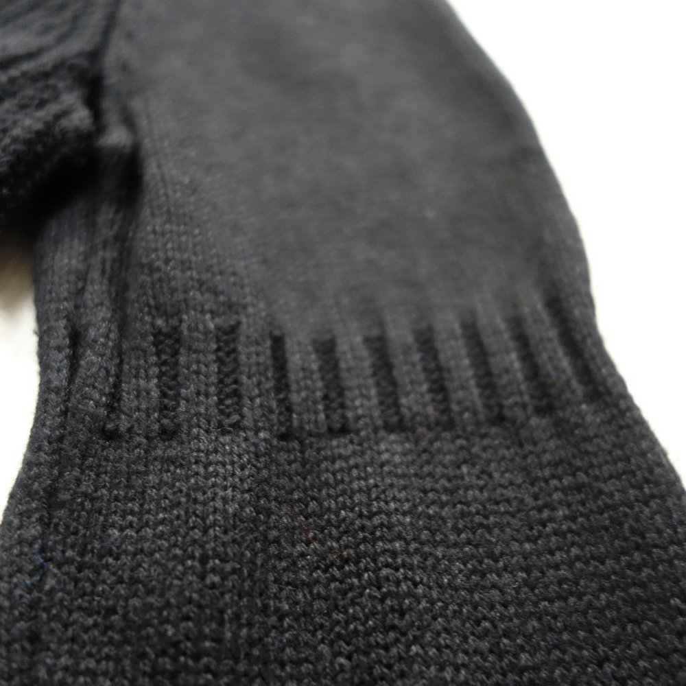 Yoon Sweater - Picture 9 of 10